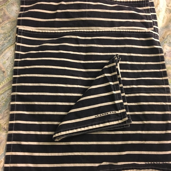 GUC Kids Konserve 15.6” x 15” navy/cream napkin - Picture 2 of 6